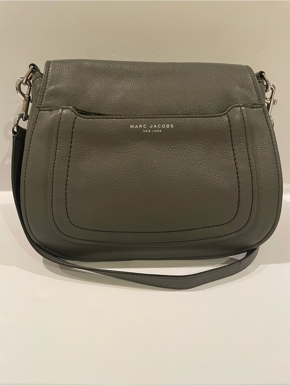 Marc Jacobs Empire Crossbody Bag Gray Pebbled Leather Purse